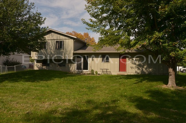 Building Photo - 321 Boyson Rd NE