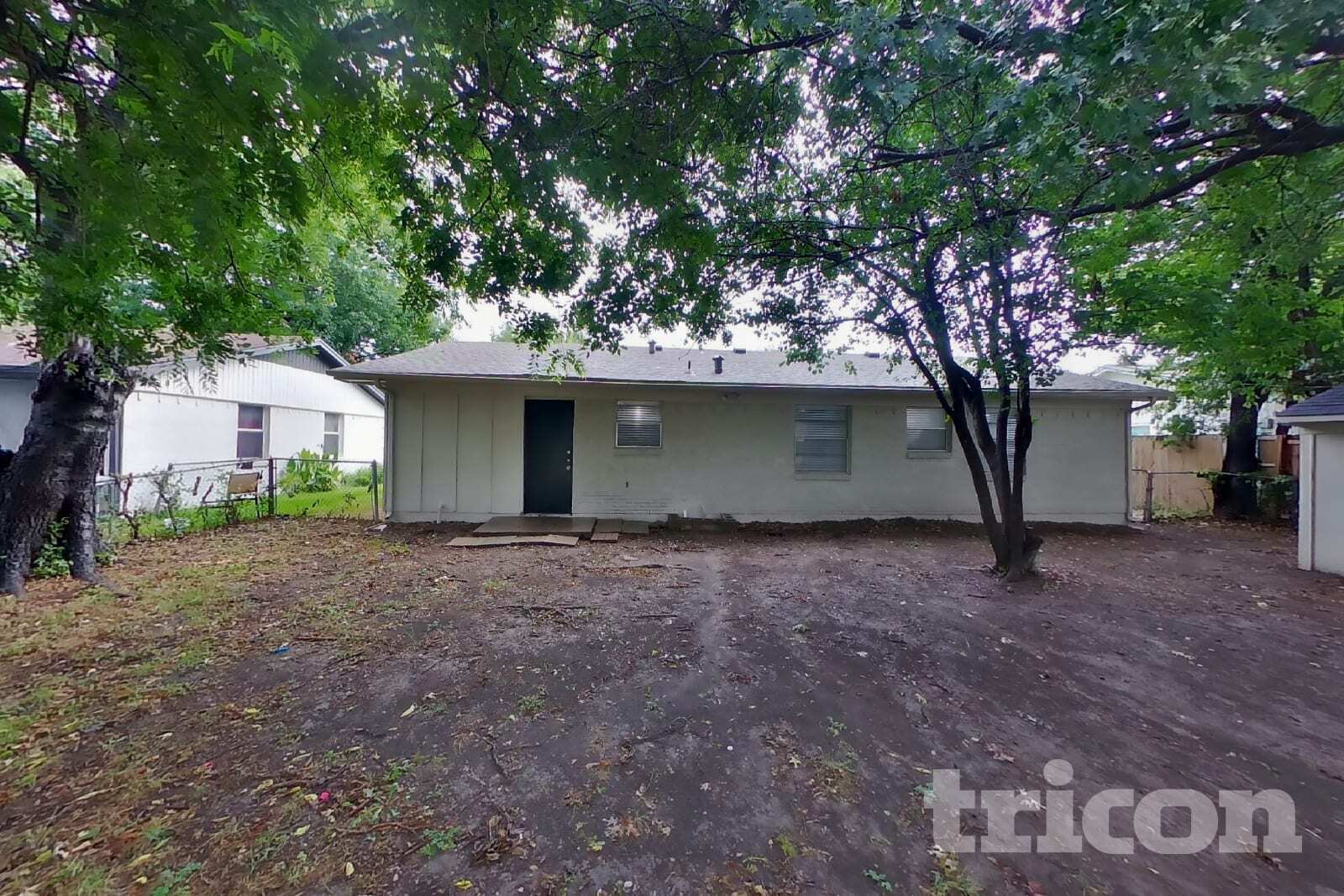 Building Photo - 3221 Edgebrook Dr