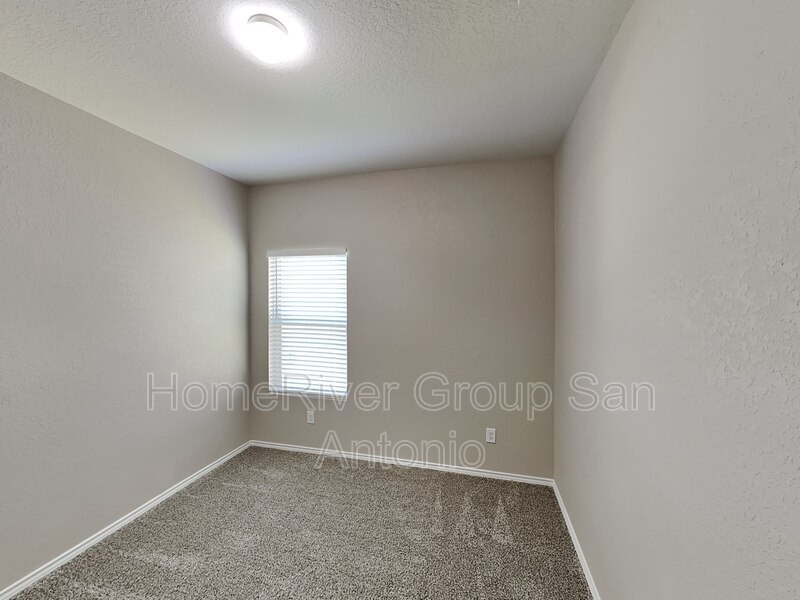 Building Photo - 13541 Lily Ln