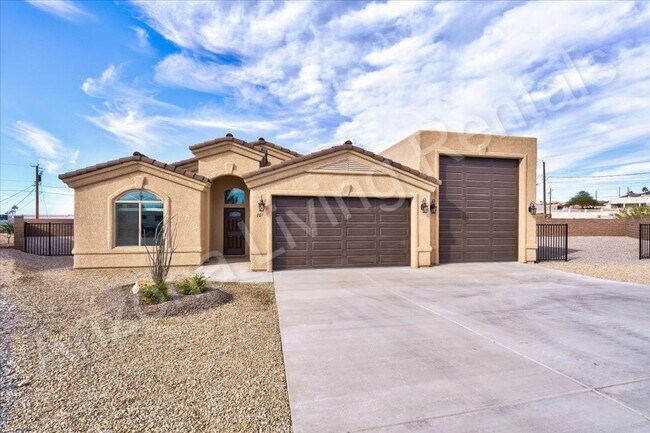 Building Photo - RV GARAGE HOME