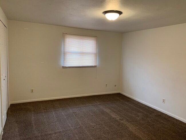 Building Photo - 605 Woodmere Dr