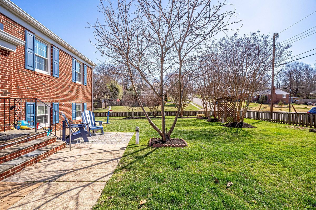Building Photo - 7601 Mendota Pl