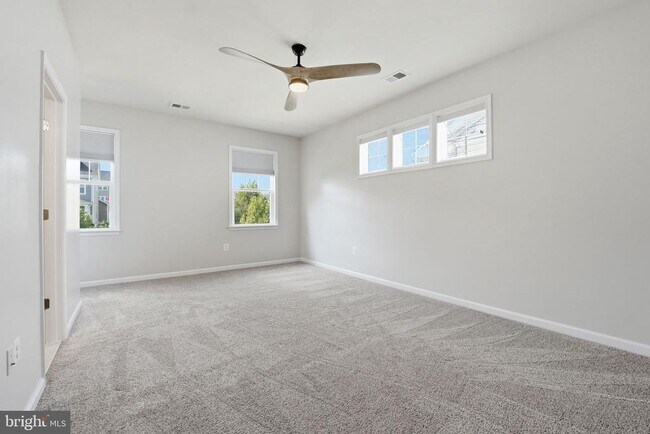 Building Photo - 428 Alder Dr