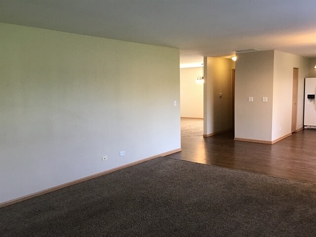 Building Photo - 818 Glen Cove Ln
