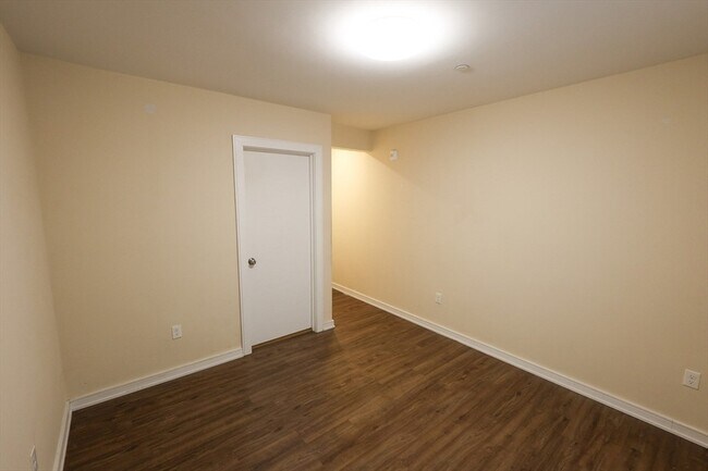 Building Photo - 332 Talbot Ave