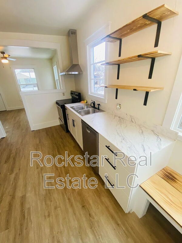 Building Photo - 5123 N Monroe St