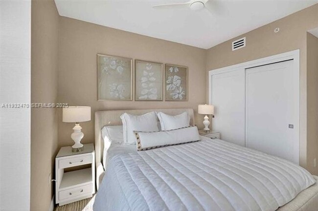 Building Photo - 700 NE 24th St