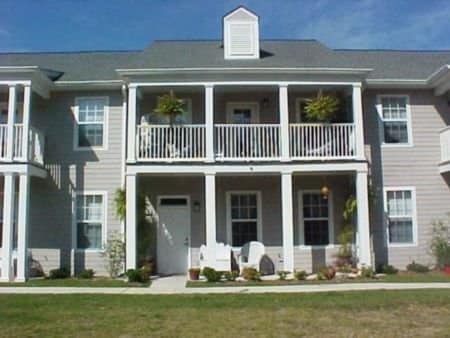 Building Photo - 303 Russell Dr