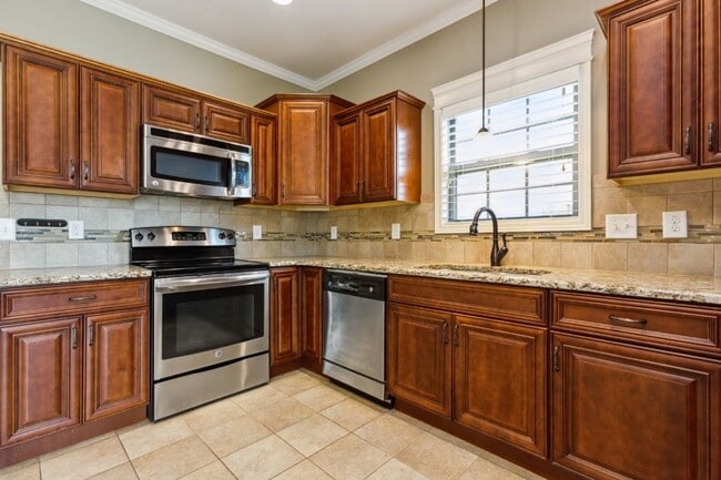 Building Photo - 1275 Golden Eagle Way