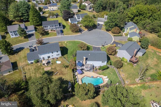 Building Photo - 1615 Spottsworth Way