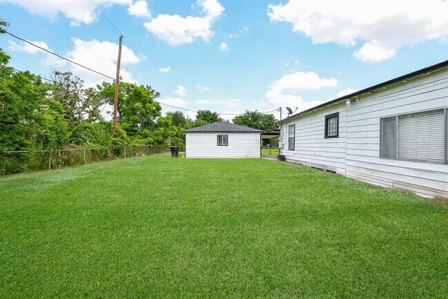 Building Photo - 3017 Barberry Dr
