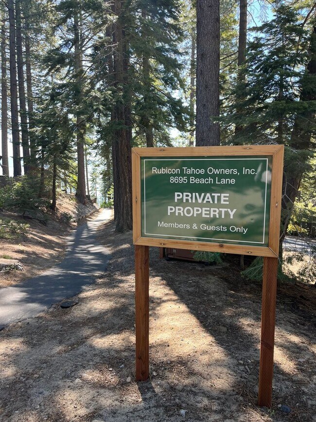 Building Photo - LONG-TERM RENTAL: Excellent Location with Private Beach Access!