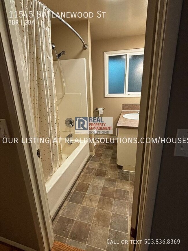 Building Photo - 11545 SW Lanewood St