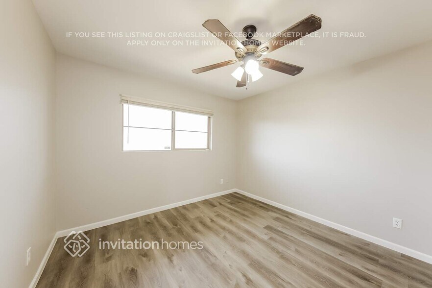 Building Photo - 4613 W Augusta Ave