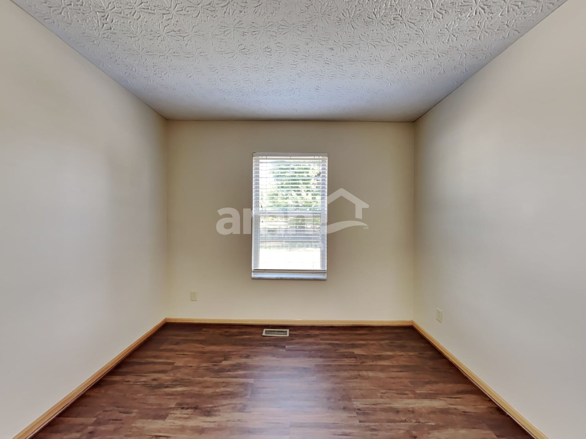 Building Photo - 2661 Hardwood Ave