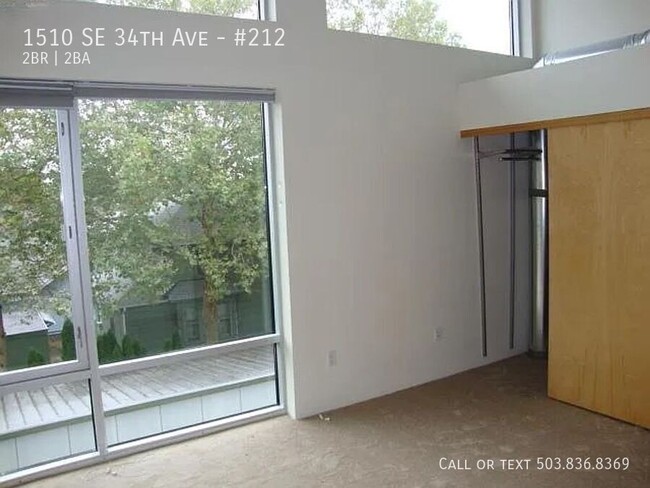 Building Photo - Spacious 2-Bedroom Condo in the Heart of H...