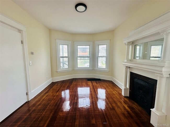 Building Photo - 71 N Hamilton St