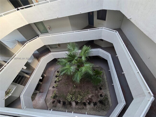 Building Photo - 8215 SW 152nd Ave