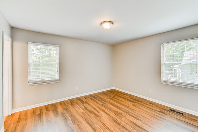 Building Photo - 5277 Tyler Loop Rd
