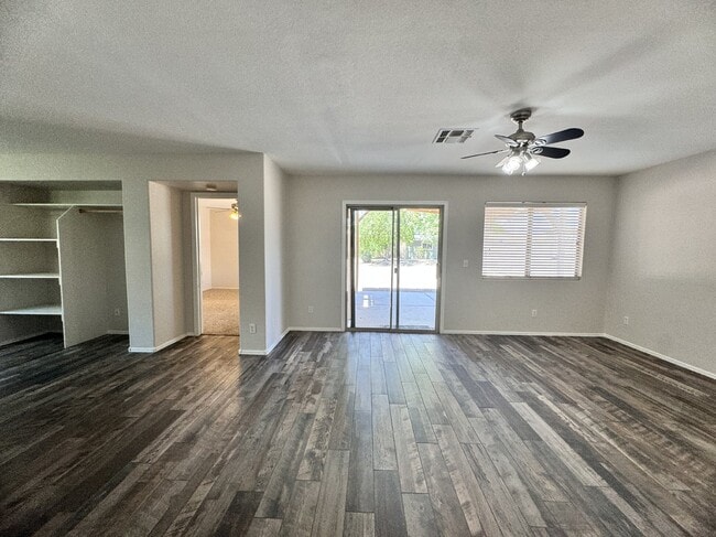 Building Photo - 9138 W Ross Ave