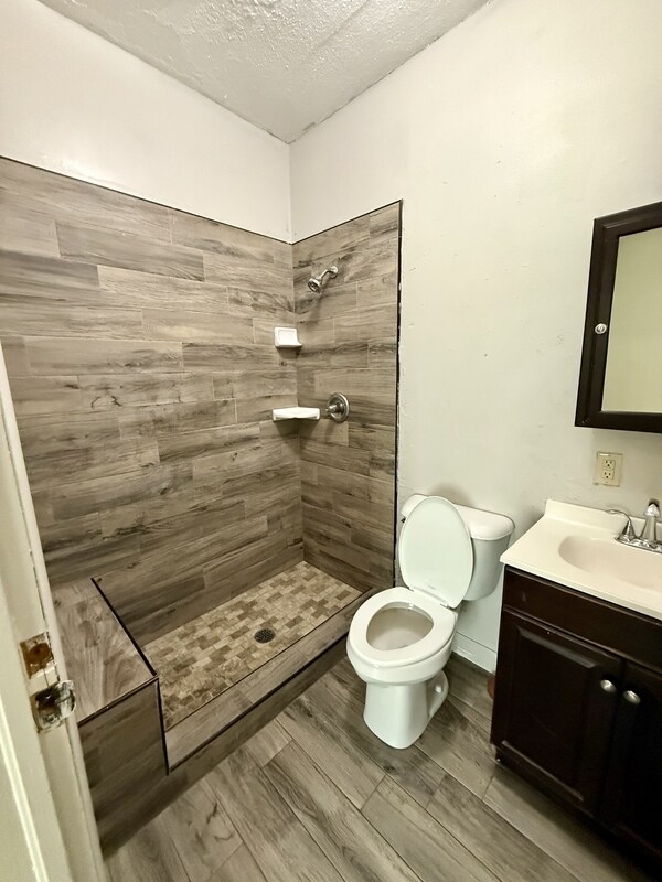 Building Photo - 911 7Th St