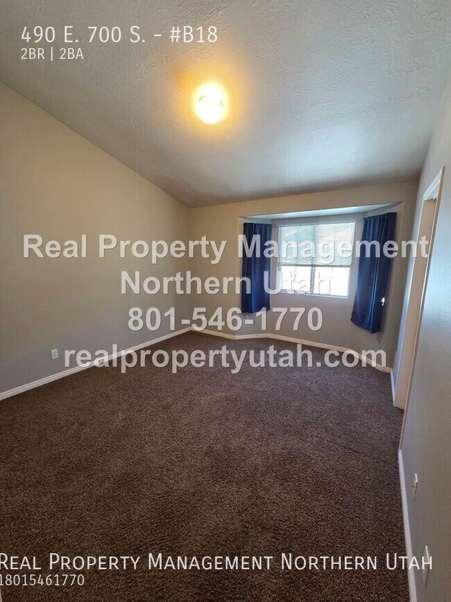 Building Photo - 490 E 700 S