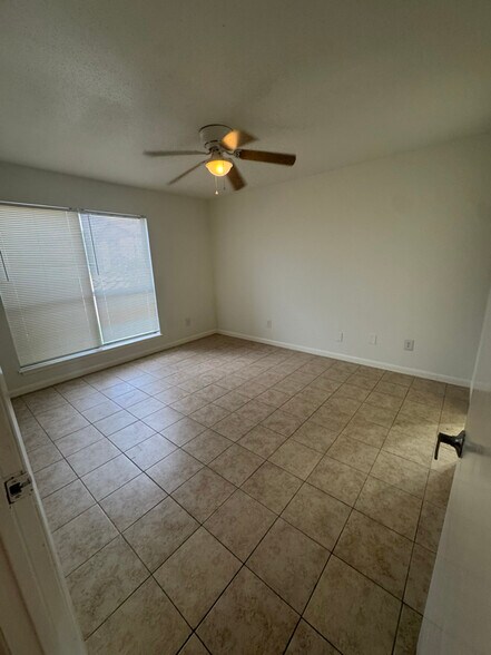 Building Photo - 4031 Briarglen Dr