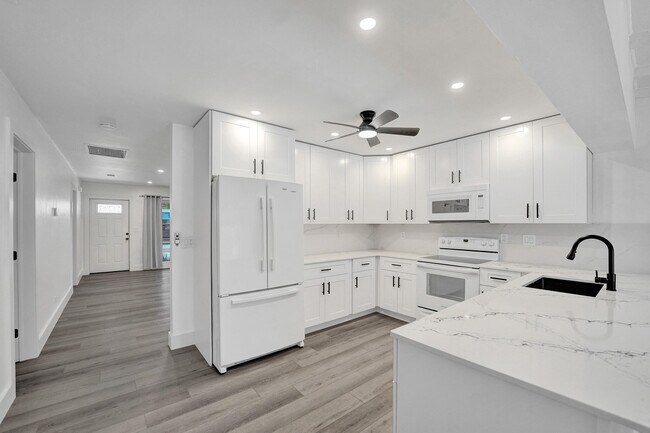Building Photo - 1738 NE 52nd St