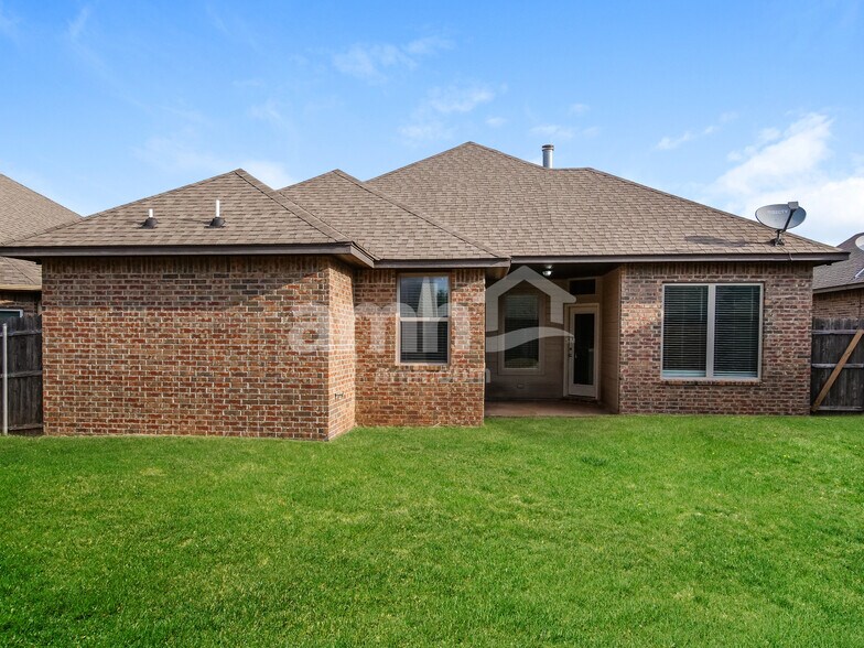 Building Photo - 8308 NW 139th Terrace
