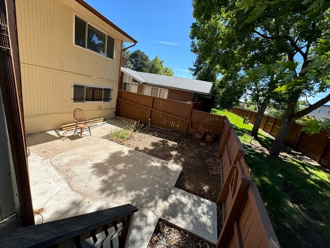 Building Photo - Lovely home in the Villas Community - Age Restricted Community 55+
