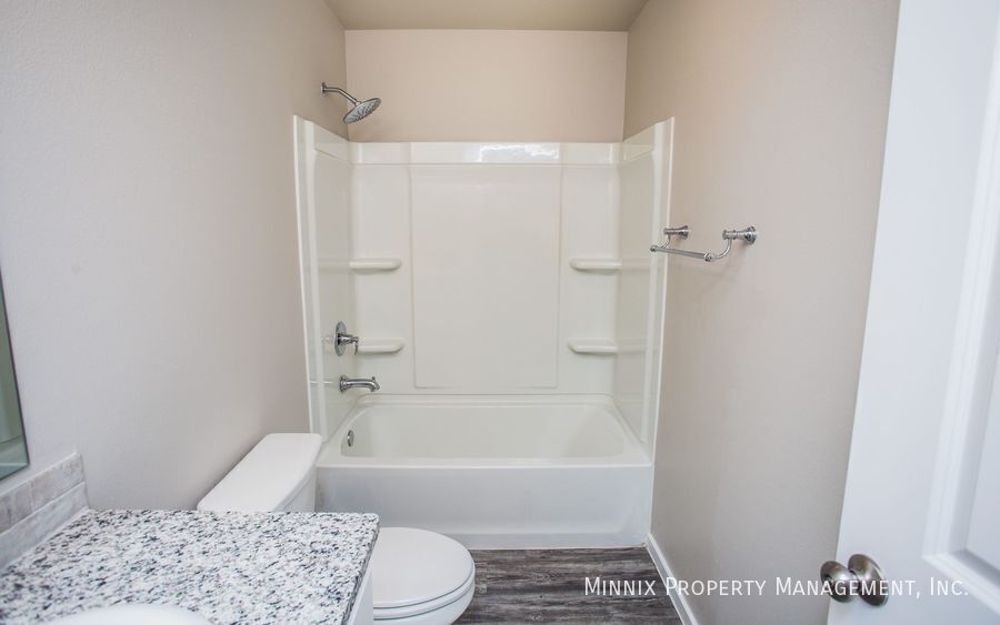 Building Photo - 921 Tulane St