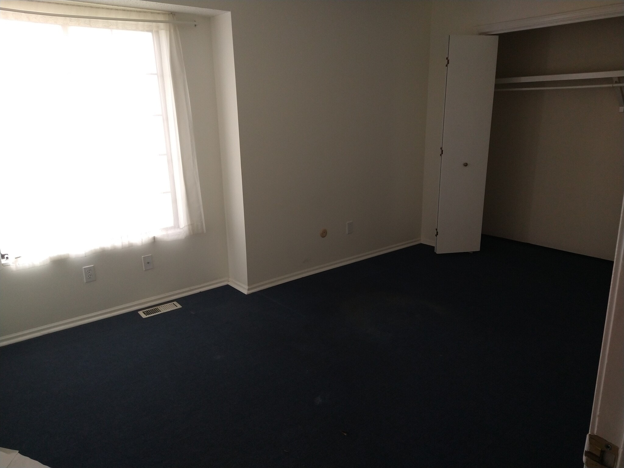 Master bedroom and large closet - 2406 Alabama St