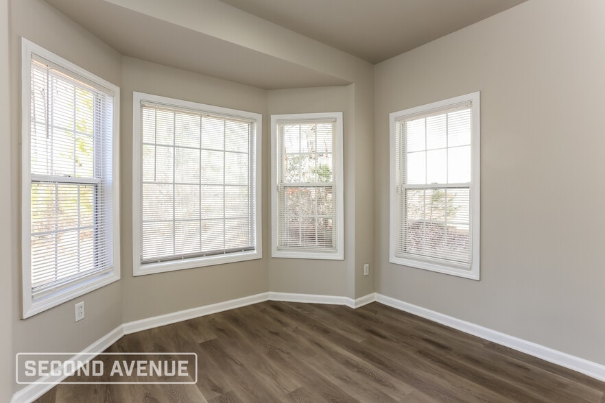 Building Photo - 3725 Hansberry Dr