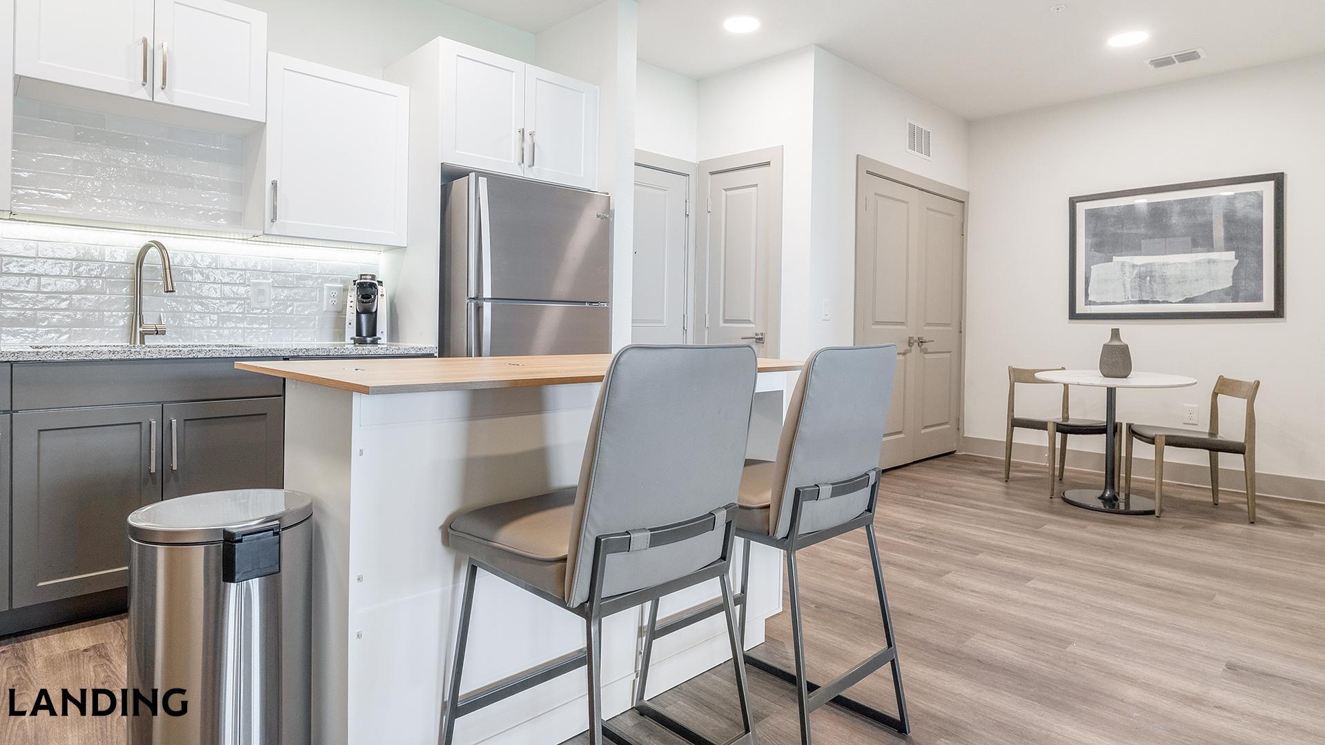 Building Photo - 2995 Railside Lp