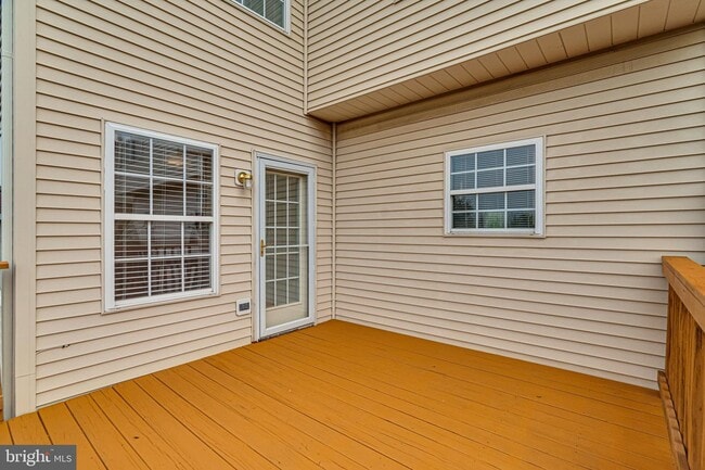 Building Photo - 417 Sparkleberry Terrace NE