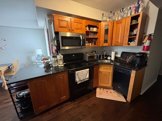 Primary Photo - 1628 Willington St