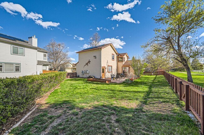 Building Photo - Furnished Downtown Louisville 5BDR Gem