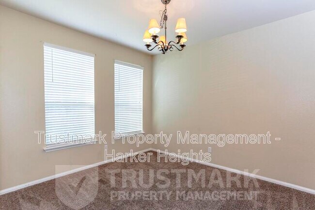 Building Photo - 212 Crowfoot Dr