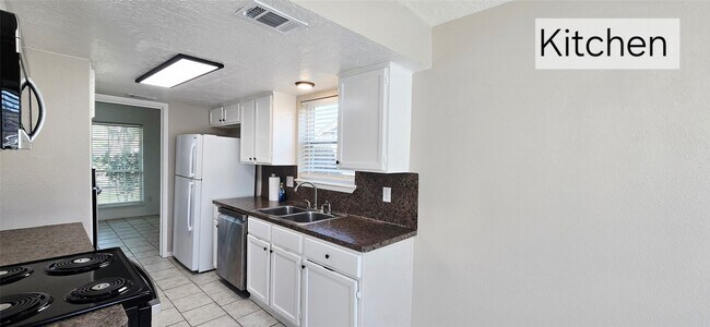 Building Photo - 4827 Cypressdale Dr