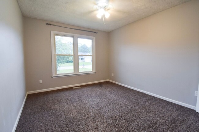Building Photo - Coming Soon~3 Bedroom 2 Bathroom Home- Pets Considered