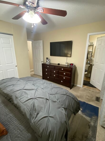 master bedroom - 602 Woodcrest Blvd