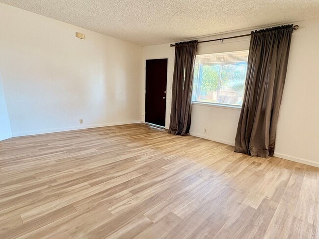 Building Photo - 2 WEEKS FREE RENT January Special