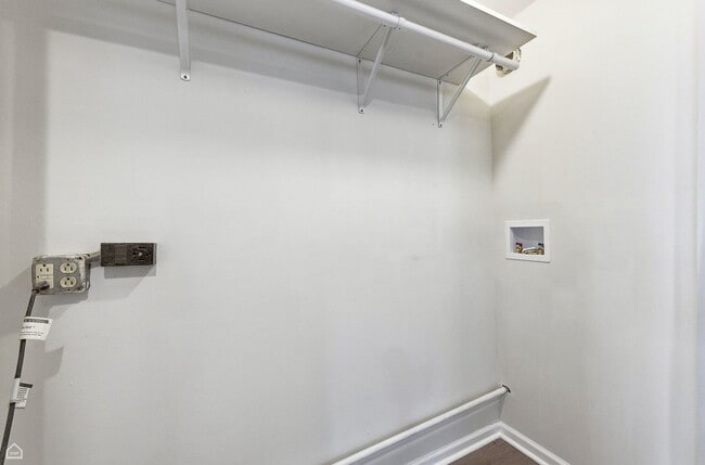 Building Photo - 22180 Navaho Ave