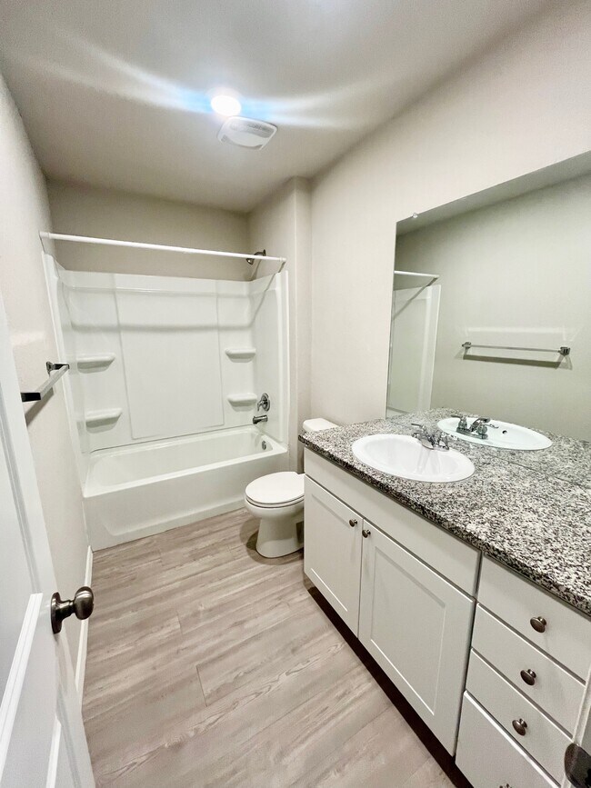 Building Photo - 10631 Varmus Dr