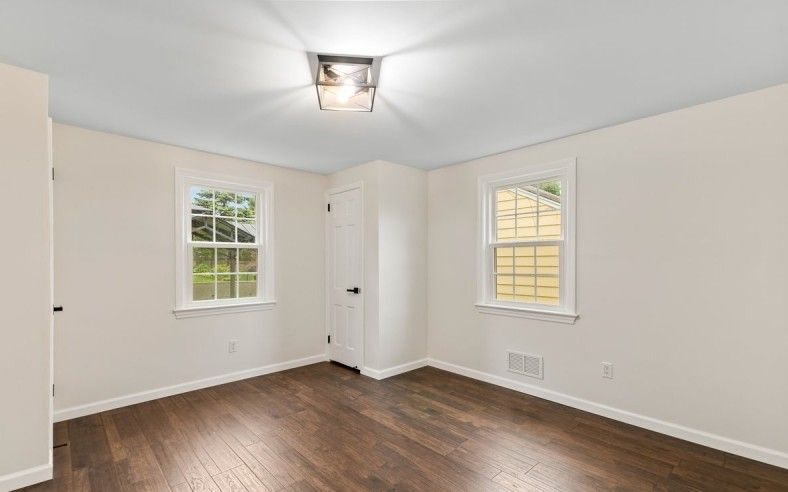 Building Photo - 30 Meisel Ave