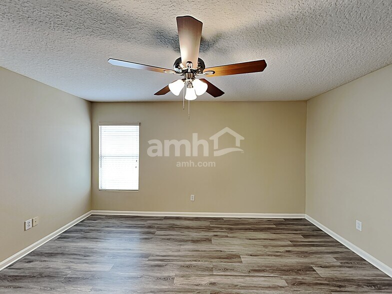 Building Photo - 62 Marisco Way