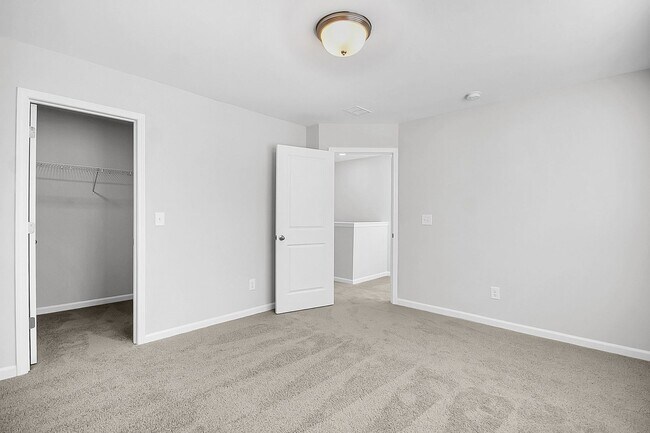 Building Photo - 482 Green Fern Dr