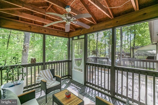 Building Photo - 704 Candle Ridge Ct