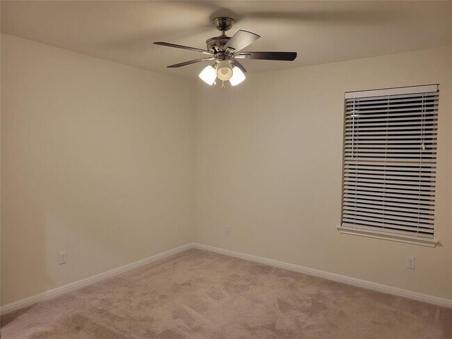 Building Photo - 214 Diamond Point Dr