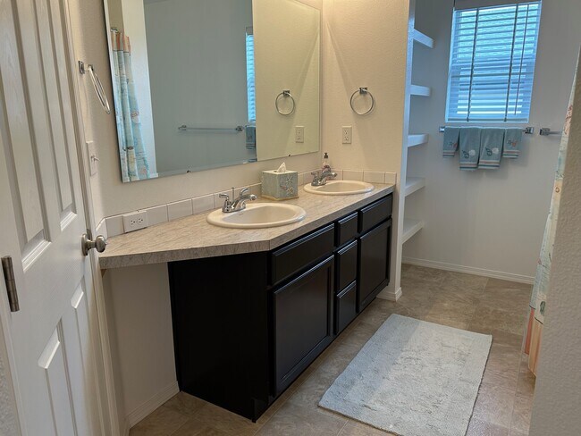 Building Photo - 11416 W Colorado River St